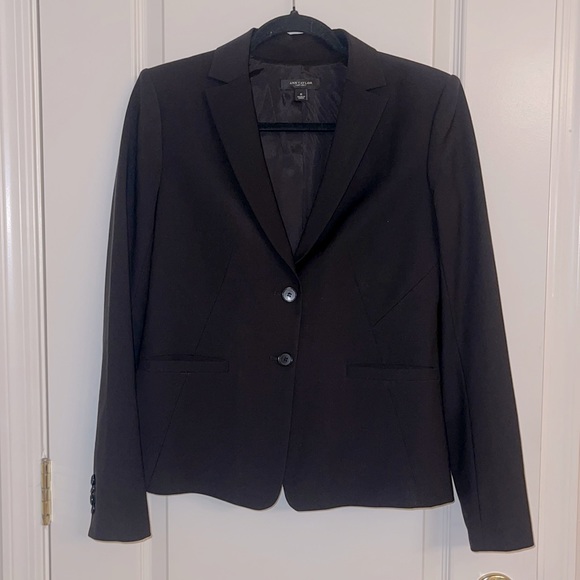 Ann Taylor Wool Blend 2 Front Button 2 Pocket Black Blazer size 6 - Picture 1 of 15